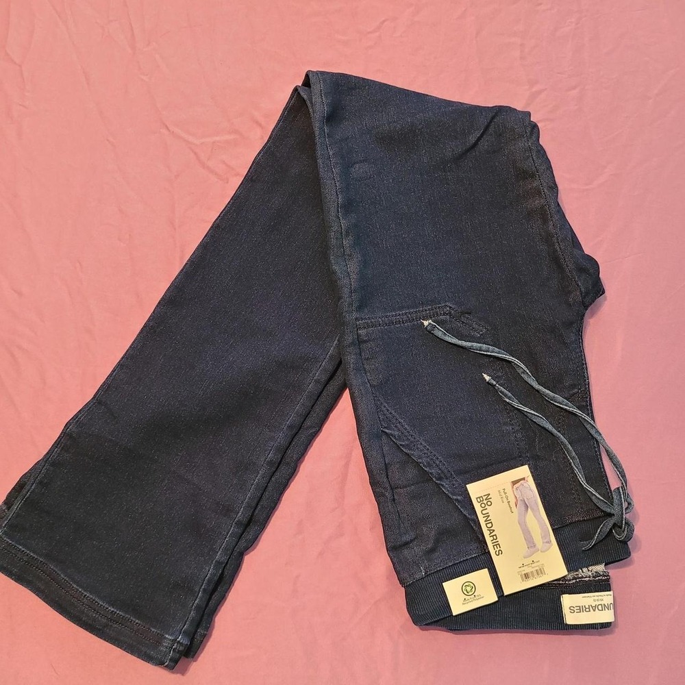 No Boundaries Dark Wash jeans with drawstring‎ waist